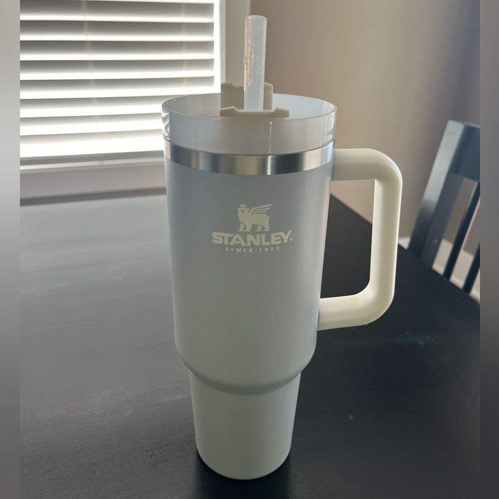 Stanley 40 oz tumbler, granite color